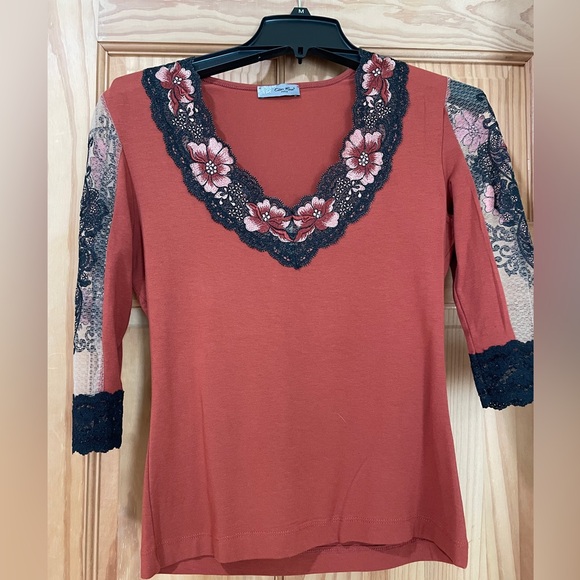 Eden Rose Top - Picture 1 of 2